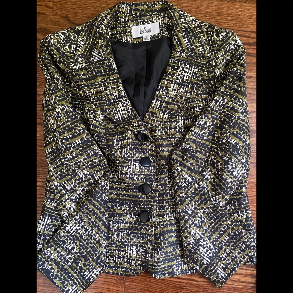 Le suit size 8 women’s blazer